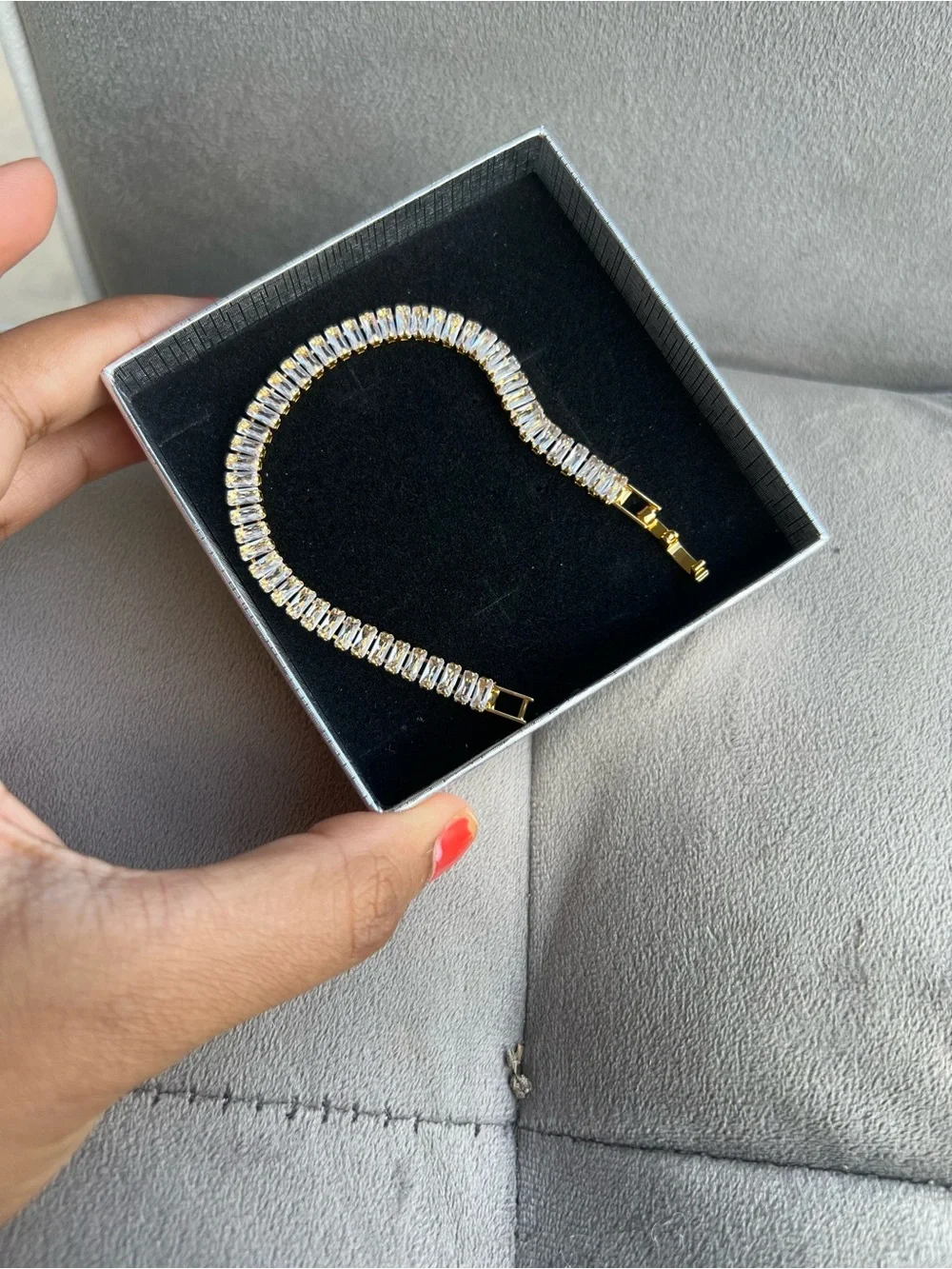 N/A elegant gold